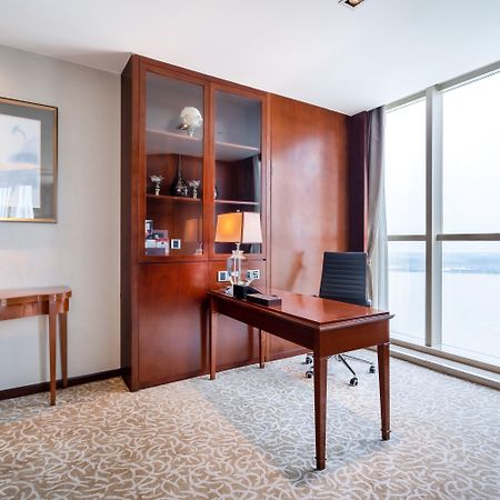 Crowne Plaza Zhenjiang By Ihg Hotel Eksteriør billede