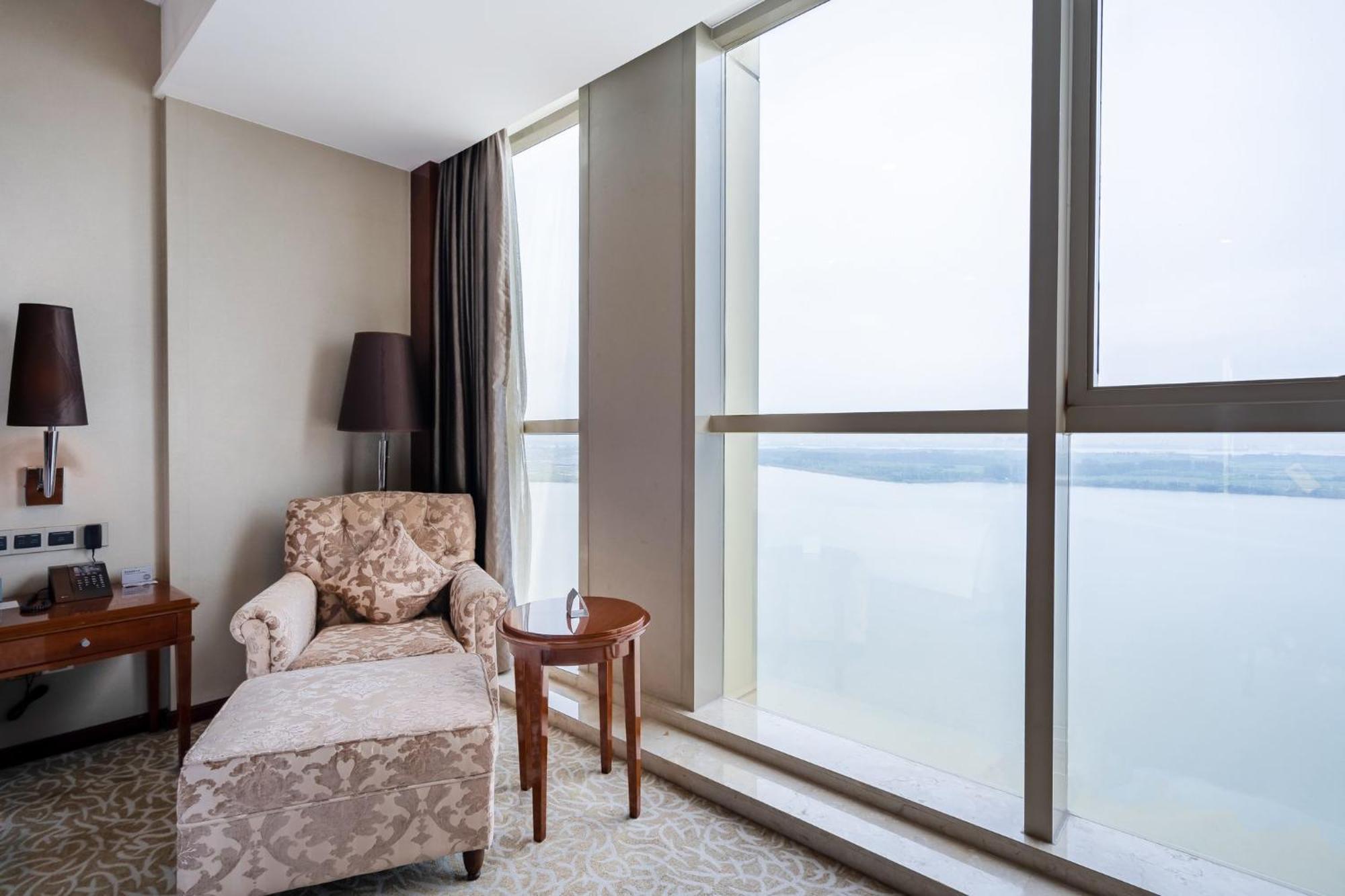Crowne Plaza Zhenjiang By Ihg Hotel Eksteriør billede